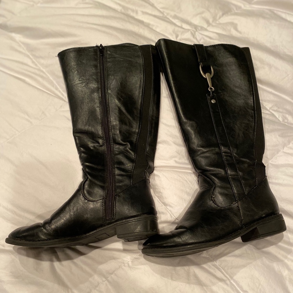 Black boots
